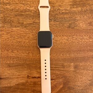 Apple Watch Series 5 – 44mm (GPS) – Rose Gold Aluminum Case
